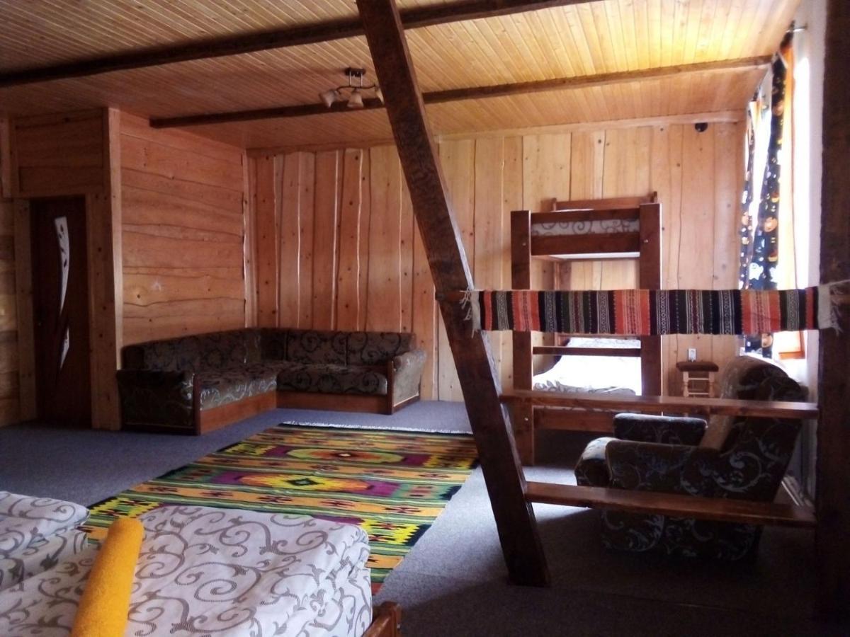 Guest House Mansarda Yaremche Exterior foto